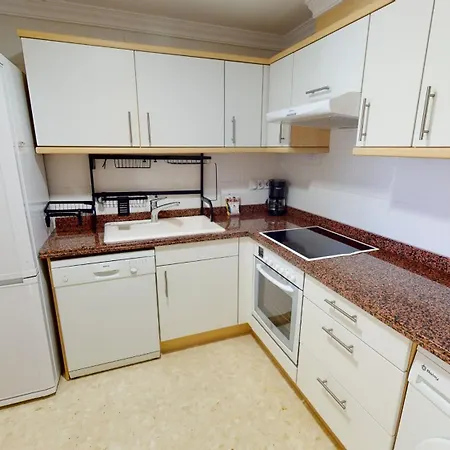 Royal Purple By On Travel Apartment